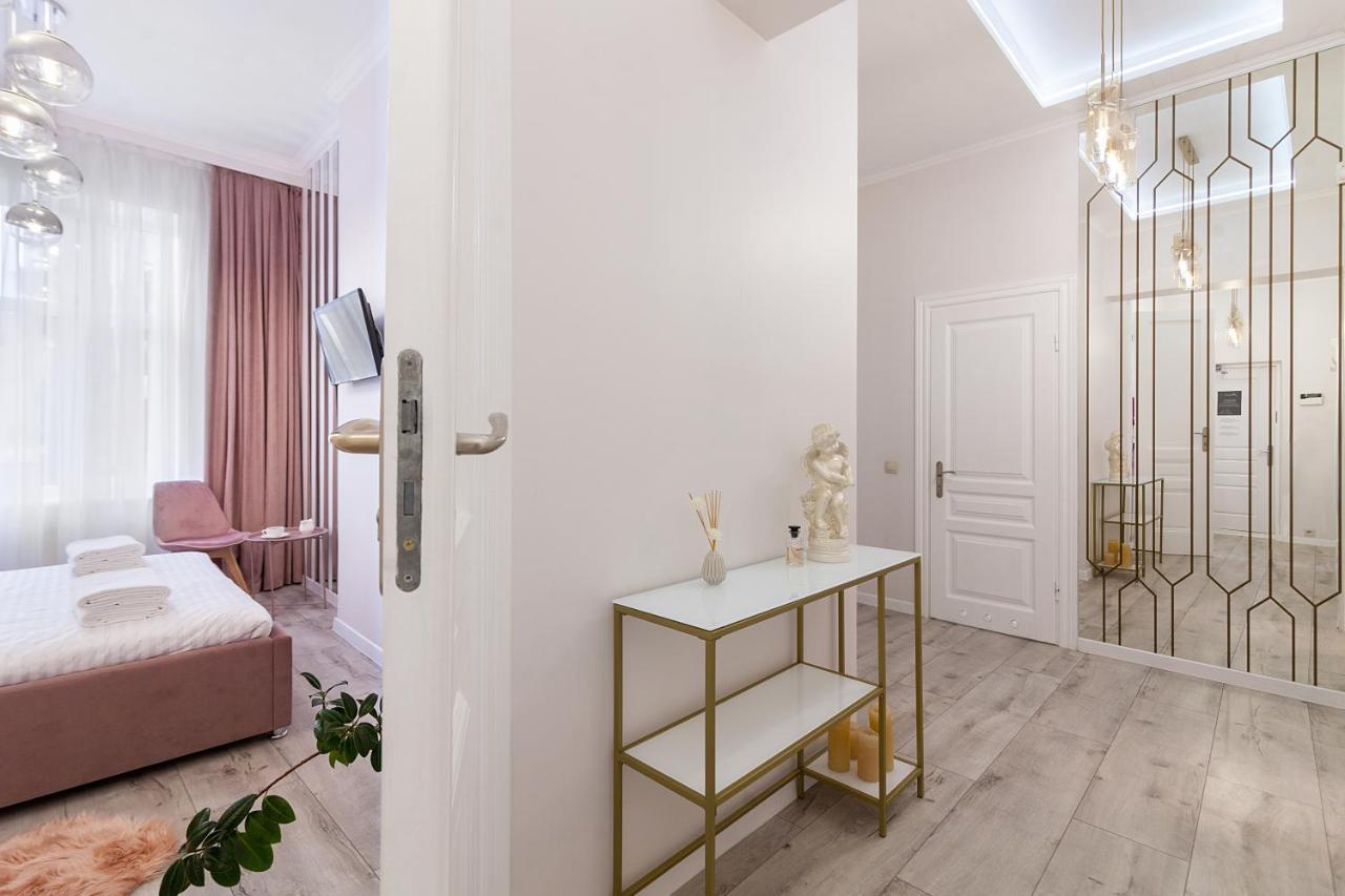 Avangard Deluxe Art Apart Lviv Exterior photo