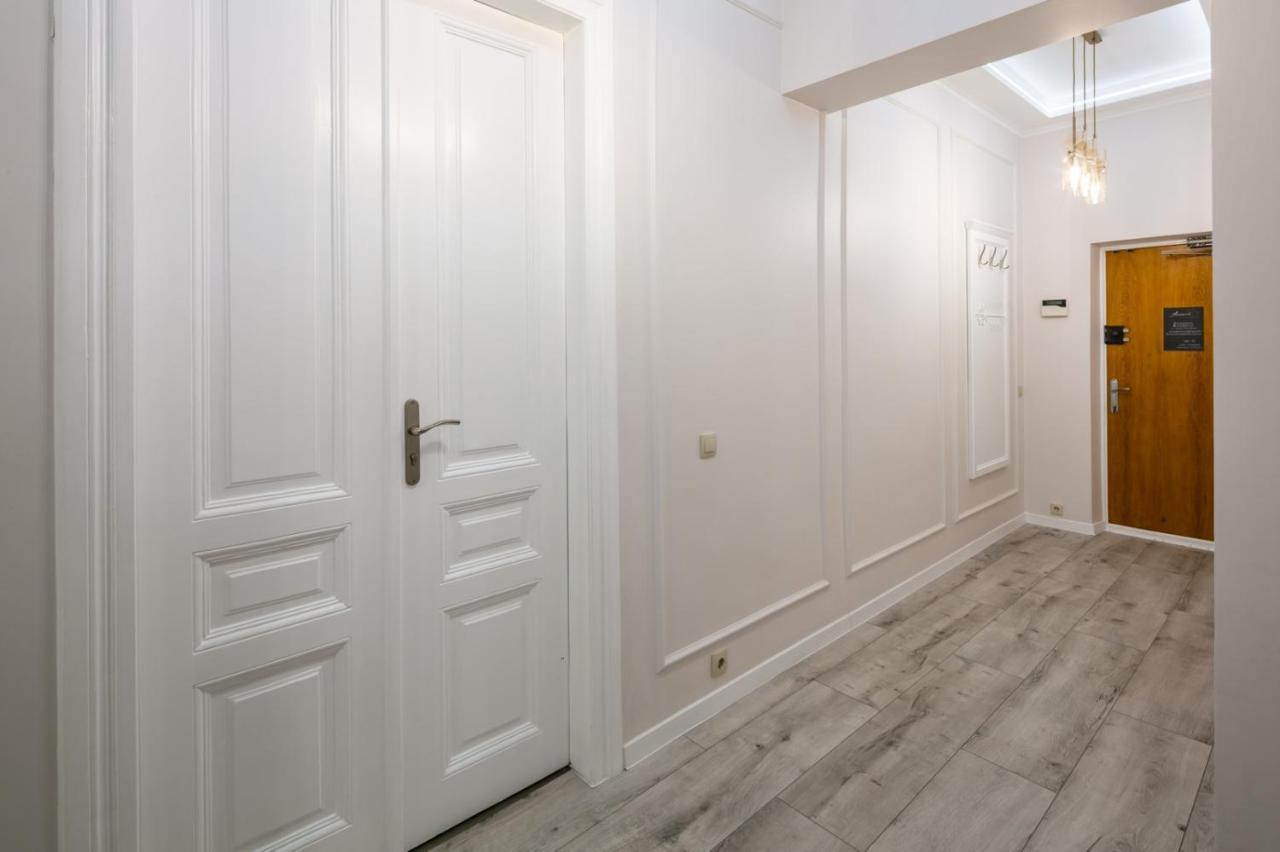 Avangard Deluxe Art Apart Lviv Exterior photo