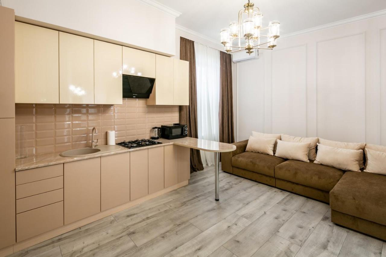 Avangard Deluxe Art Apart Lviv Exterior photo